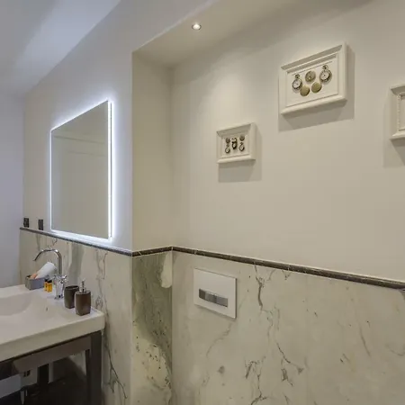Cherubini Palace Thematic Apartment Florence